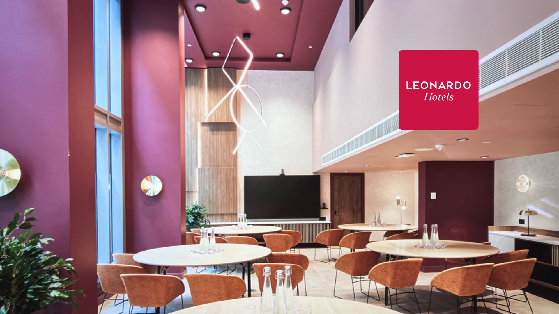 Modern meeting and events space at Leonardo Royal London St Paul’s